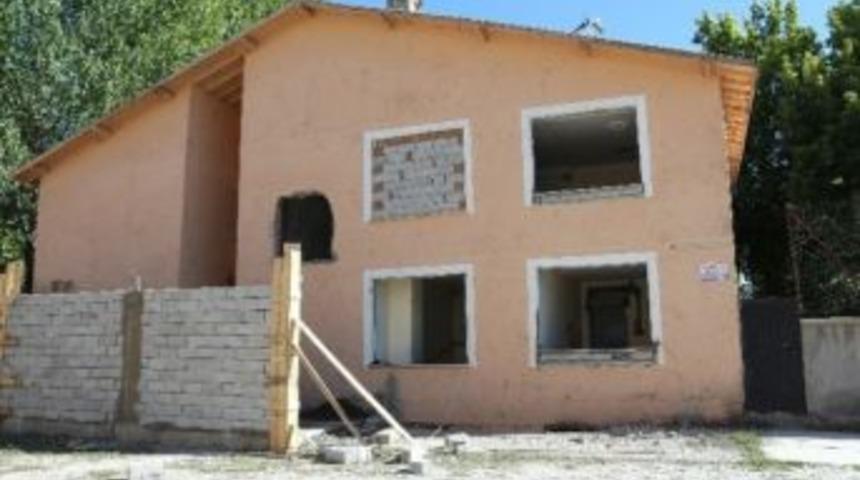 Bulanık&rsquo;ta Eski Lise &Ouml;ğretmenevine D&ouml;n&uuml;şt&uuml;r&uuml;l&uuml;yor