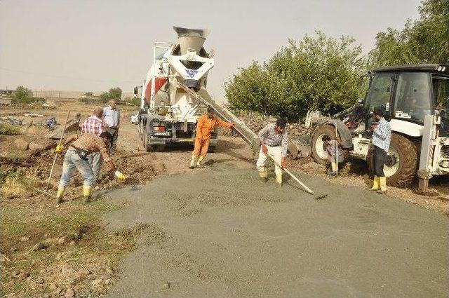 Siverek Kırsalında Yollar Betonlanıyor