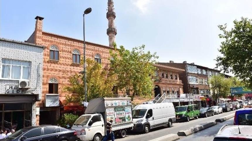 Başkan Demircan Piyalepaşa Esnafını Ziyaret Etti