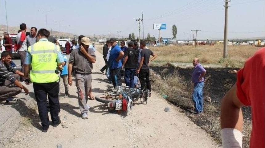 Gemerek&rsquo;te Trafik Kazası: 2 Yaralı