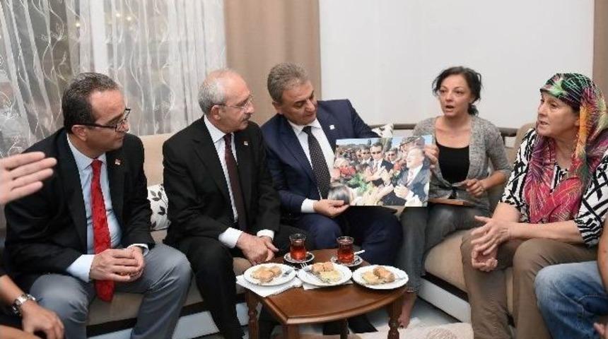 Chp Lideri Kılı&ccedil;daroğlu, Aydınlı Şehidin Evini Ziyaret Etti