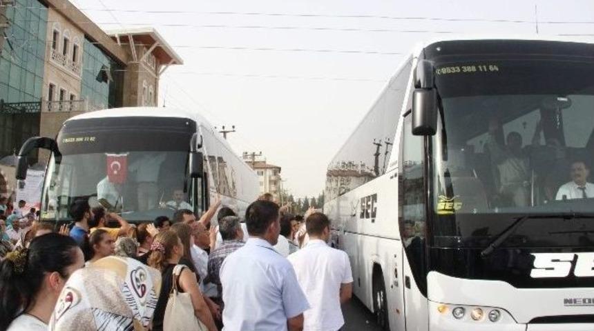 Gaziantep&rsquo;te Hacı Kafilesi Uğurlandı