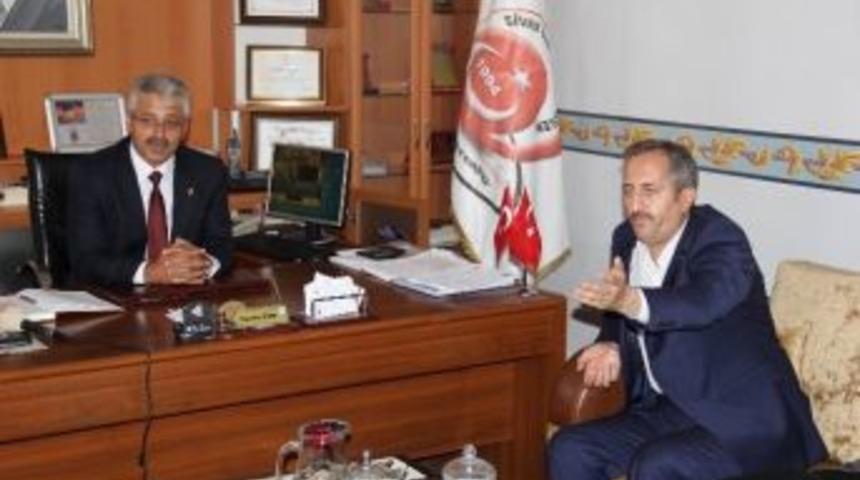 Memur-sen&rsquo;den, Şehit Aileleri Derneği&rsquo;ne Moral Ziyareti