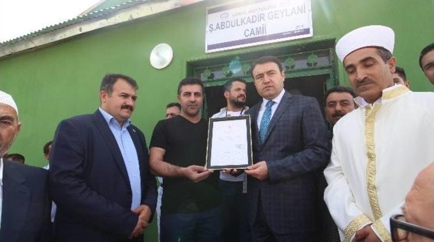 Vali Işın Cami A&ccedil;ılışına Katıldı