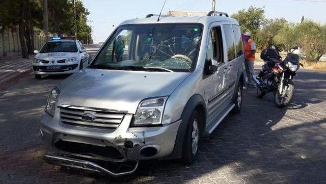 İki Uzman &Ccedil;avuş Kazada Yaralandı 1