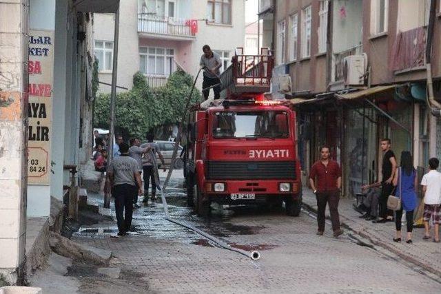 Elazığ’da Teras Yangını Korkuttu