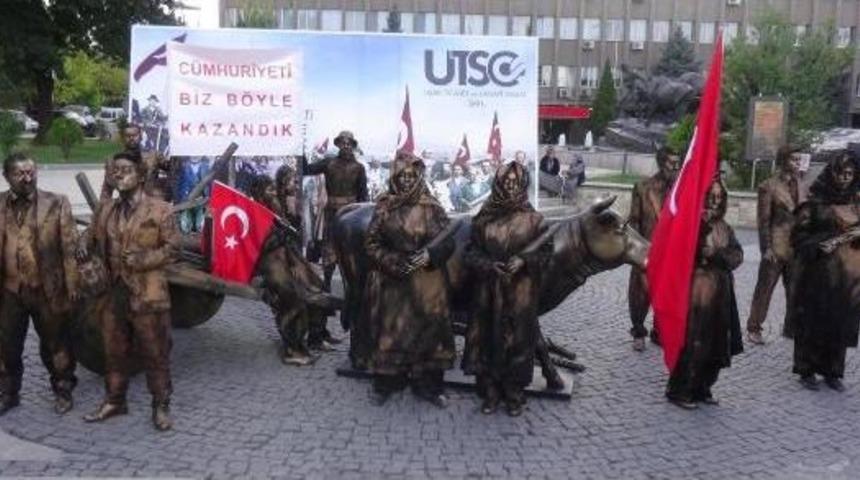 O Kare Şehitler Için 82 Yıl Sonra Tekrar Canlandırıldı