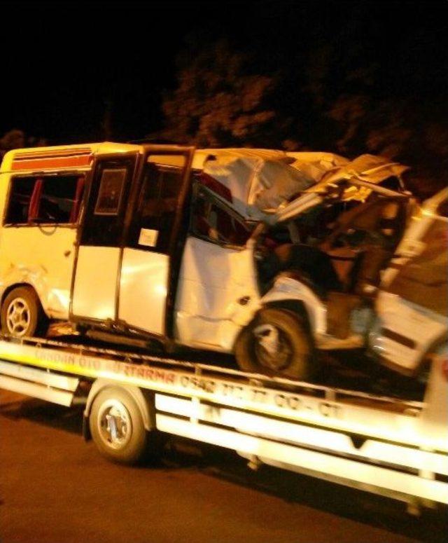 Afyonkarahisar’da Trafik Kazası:2 Yaralı