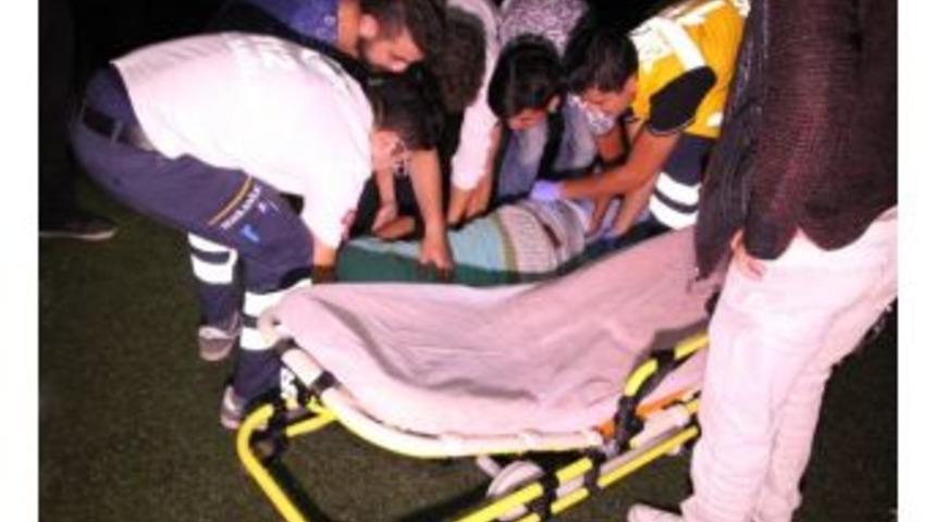 Ta&ccedil; &Ccedil;izgisinde Alkol Komasına Girdi, Sahadan Ambulansla Ayrıldı