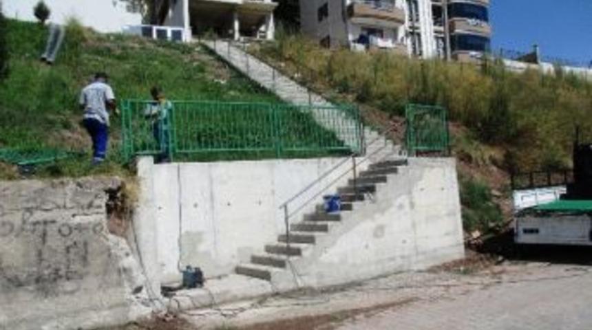 İzmit Belediyesi&rsquo;nden Erenlere 59 Basamaklı Merdiven