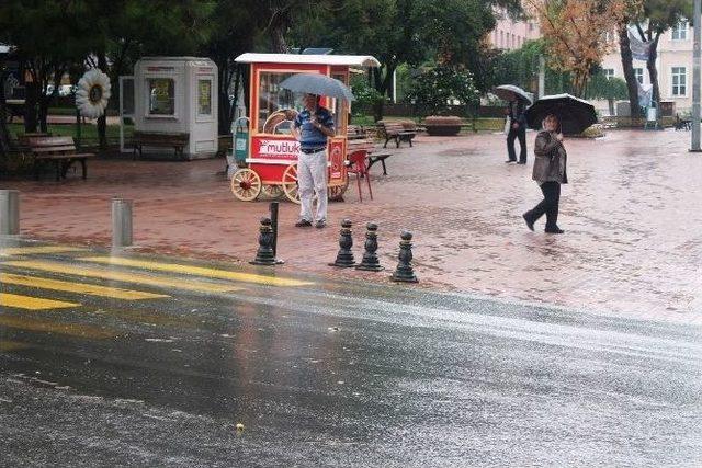 Tekirdağ’da Sağanak Yağış Etkili Oldu