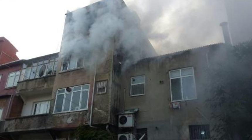 Frit&ouml;zden &Ccedil;ıkan Yangın Hasara Yol A&ccedil;tı