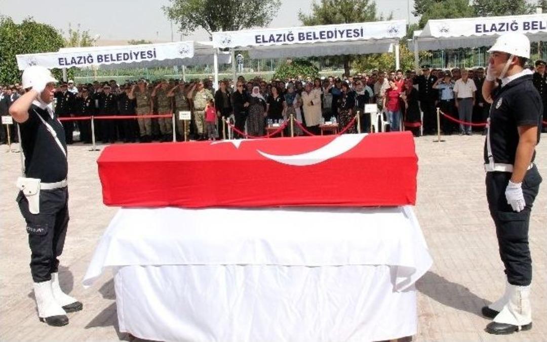 Kalp Krizi Ge&ccedil;irerek Şehit Olan Polis Son Yolculuğuna Uğurlandı