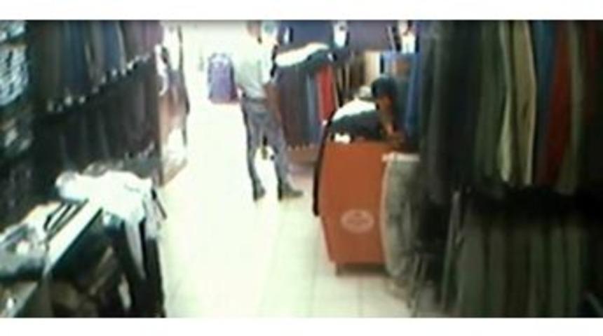 Mağaza Hırsızları G&uuml;venlik Kamerasına Takıldı
