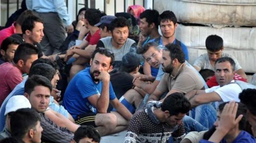 Ayvacık'ta 330 Ka&ccedil;ak Ile 14 Organizat&ouml;r Zanlısı Yakalandı