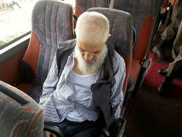 Cenazeden Dönen Yaşlı Adamı Ecel Otobüste Yakaladı 1