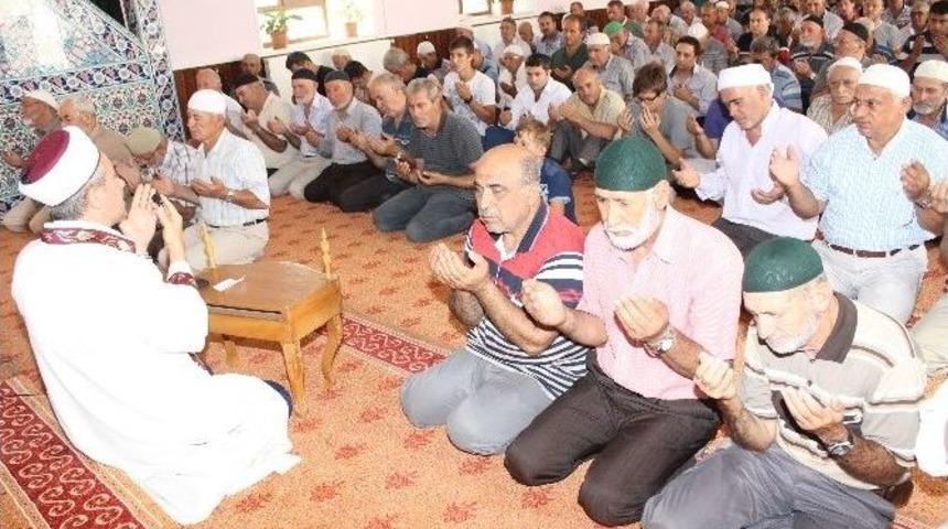 Manyas&rsquo;ta Şehitler İ&ccedil;in Mevlit Okundu Ve Namaz Kılındı
