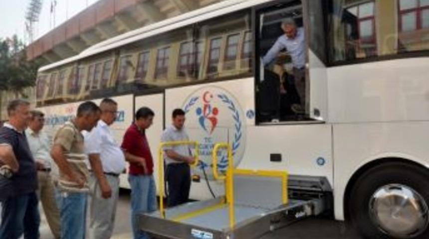 Gen&ccedil;lik Ve Spor Bakanlığı&rsquo;ndan Adana&rsquo;ya Engelli Otob&uuml;s&uuml;