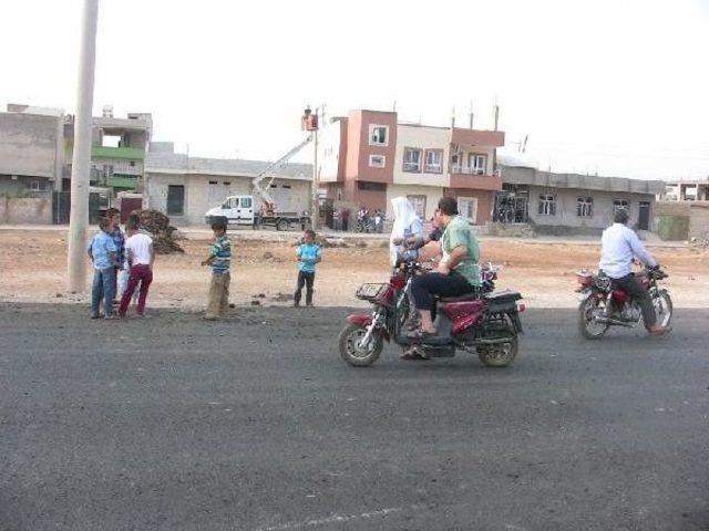 Viranşehir'de Zırhlı Polis Aracının Geçişinde Patlama