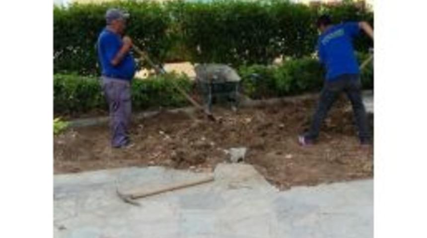 Dilovası&rsquo;nda Park Ve Bah&ccedil;elerde Hummalı &Ccedil;alışma