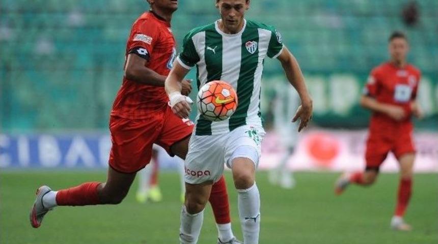 Bursasporlu Futbolcular 3 Goll&uuml; Galibiyeti Değerlendirdi