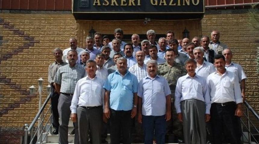 Vali Demirtaş K&ouml;y Korucularıyla Bir Araya Geldi