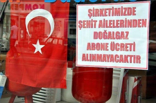 Sivaslı Esnaftan Şehit Ailelerine Anlamlı Destek