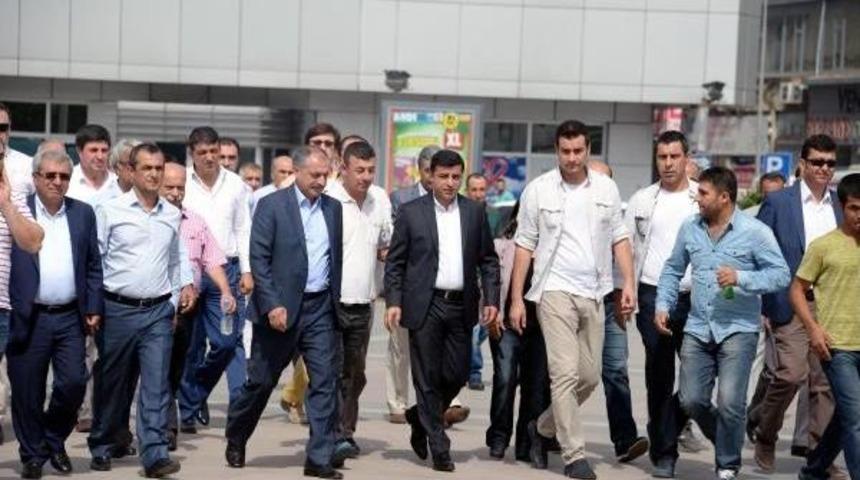 Demirtaş: Ankara Ve Kandil'in, Halkın Beklentisine Uygun Bir Tutum Ortaya Koyması Gerekir