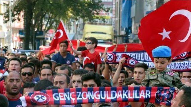 Zonguldak Kömürspor Taraftarları Teröre Tepki Için Yürüdü