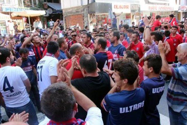 Zonguldak Kömürspor Taraftarları Teröre Tepki Için Yürüdü