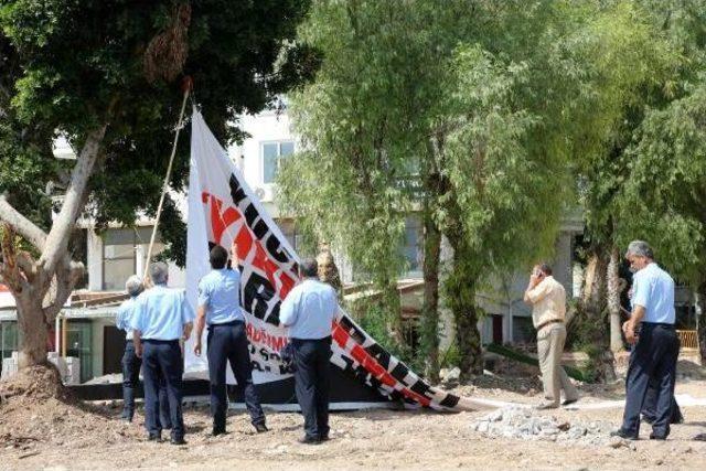 Belediye Işyerini Yıktıktan Sonra, Mahkeme 'yürütmeyi Durdurma' Kararı Verdi