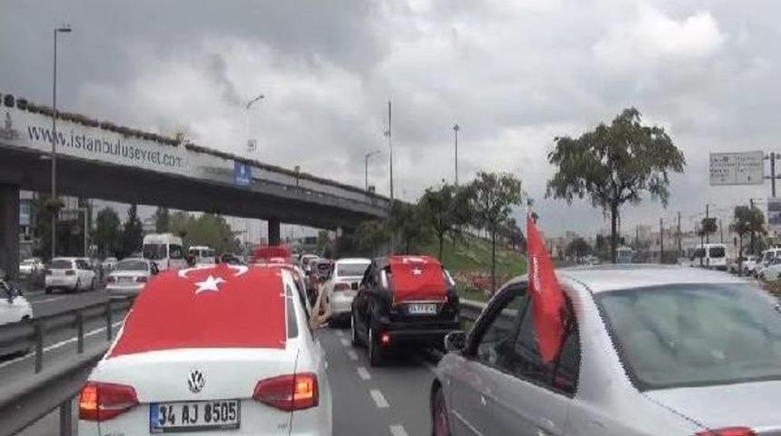 Şehitler I&ccedil;in E5  Karayolu &Uuml;zerinde Dua Okudular