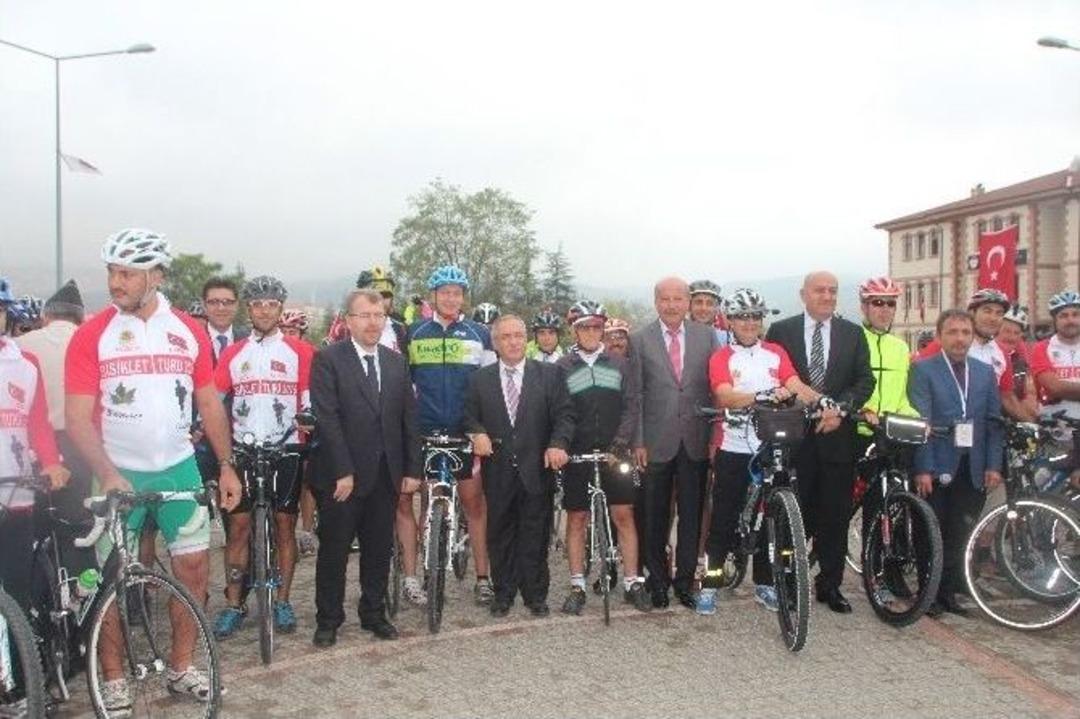 Kuruluştan Kurtuluşa Bisiklet Turu S&ouml;ğ&uuml;t&rsquo;ten Başladı