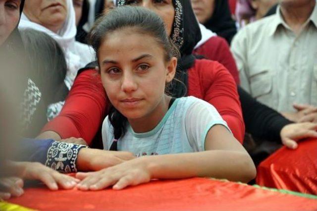 Cizre deki Olaylar Sırasında Ölenlerden 16 Kişi Toprağa Verildi 2