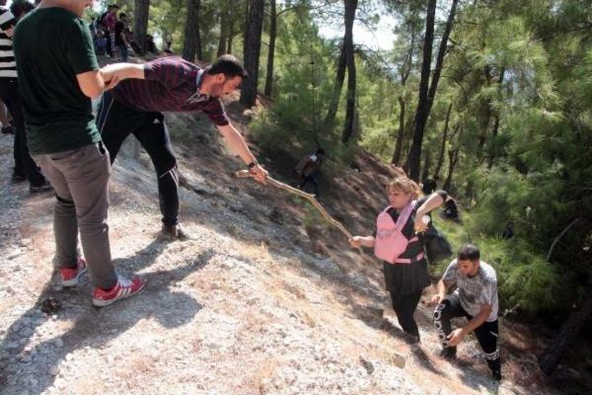 Suriyeliler, Seydikemer'den Antalya'ya G&ouml;nderildi