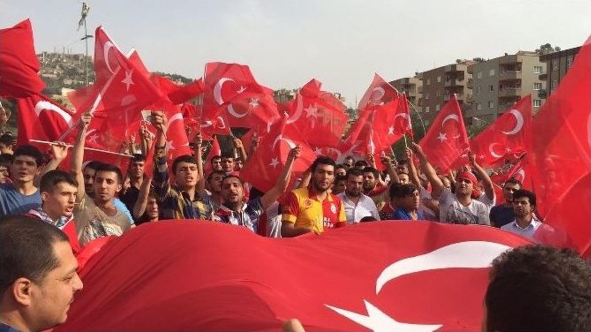 Ter&ouml;r Saldırıları Mardin&rsquo;de Protesto Edildi