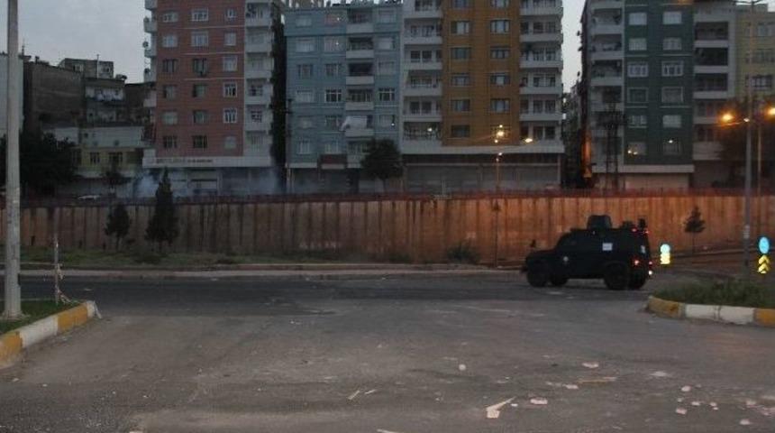 Diyarbakır&rsquo;da Olaylar S&uuml;r&uuml;yor