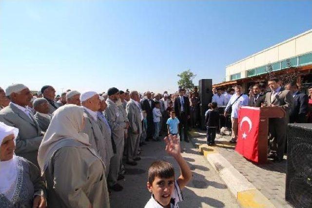 Ağrı Valisi Işın, Hacı Adaylarından Dua Istedi