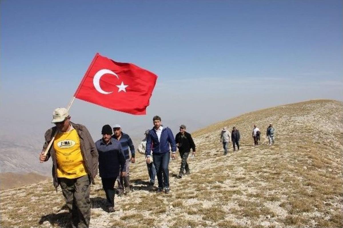 Oltulu Doğa Severler Şehitler İ&ccedil;in Y&uuml;r&uuml;d&uuml;ler