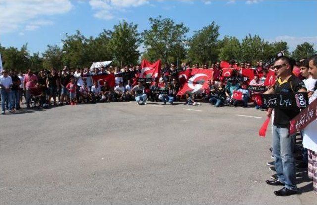 Terörü Lanetleyip, Şehitler Için Lokma Dağıttılar