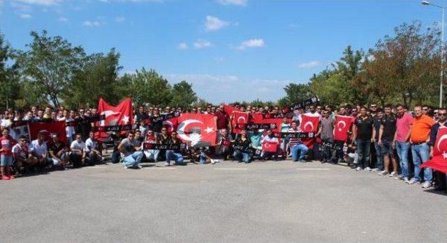 Terörü Lanetleyip, Şehitler Için Lokma Dağıttılar