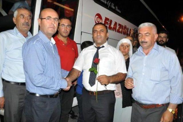 Doğu Ve G&uuml;neydoğu ya Giden Yolculara Karanfil Ve &Ccedil;ikolata 3