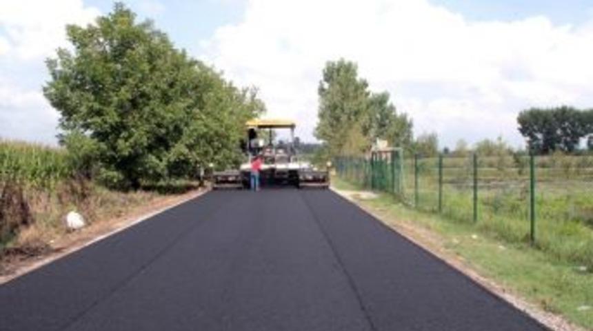 Asfalt &Ccedil;alışmaları Arifiye&rsquo;de S&uuml;r&uuml;yor