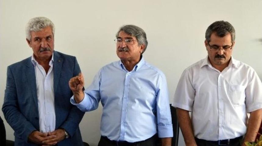 Fikri Sağlar Besni İl&ccedil;esini Ziyaret Etti