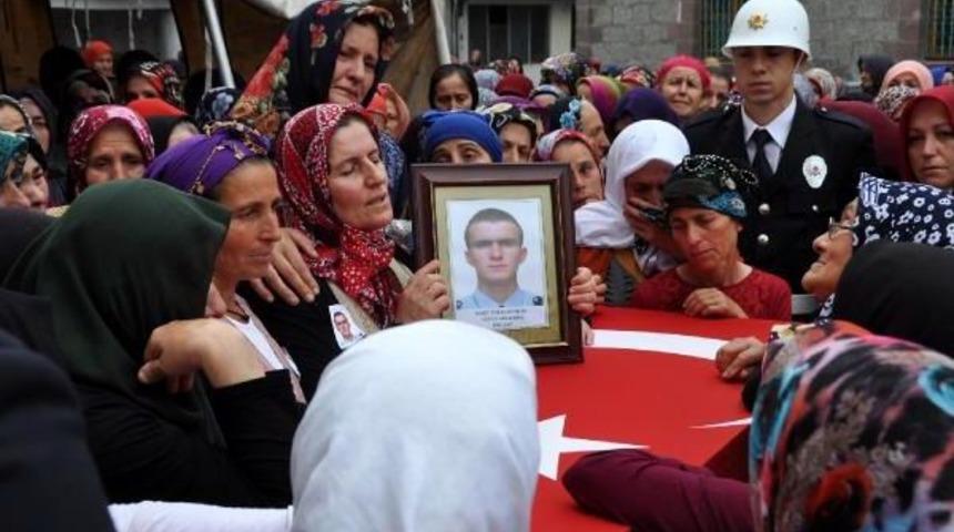 Şehit Polis Memuru Trabzon'da Toprağa Verildi