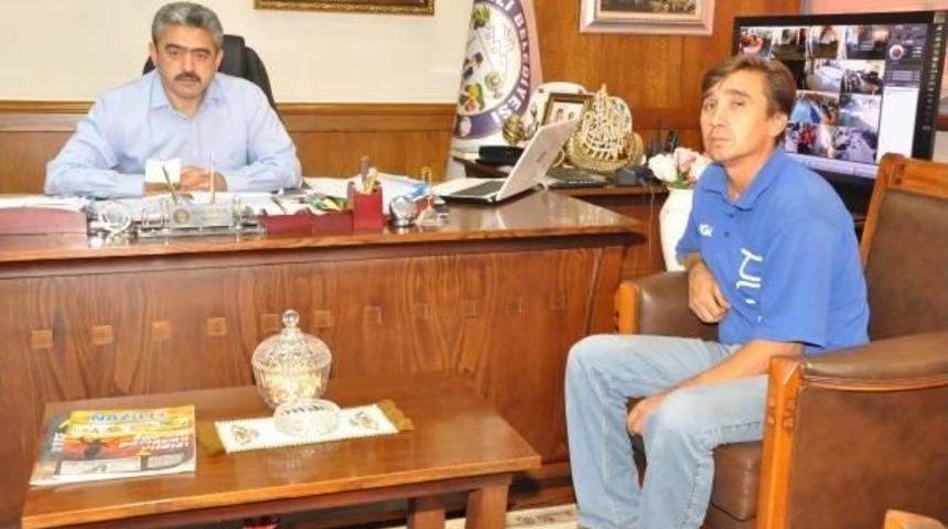 İlik Nakli Olacak Furkan'ın Y&uuml;z&uuml; G&uuml;l&uuml;yor