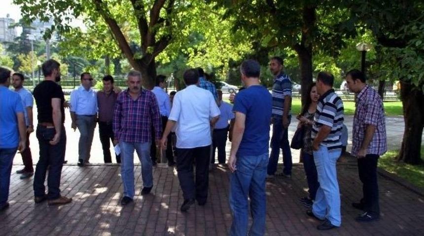 Dolandırılan M&uuml;lteciler Valilik &Ouml;n&uuml;nde Toplandı