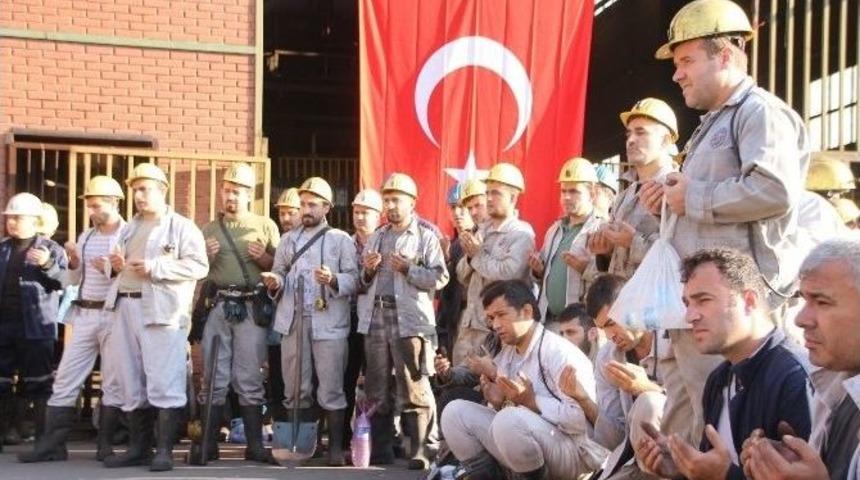 Madenciler, Şehitler İ&ccedil;in Dua Etti