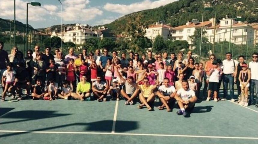 Tenis Turnuvası Sona Erdi