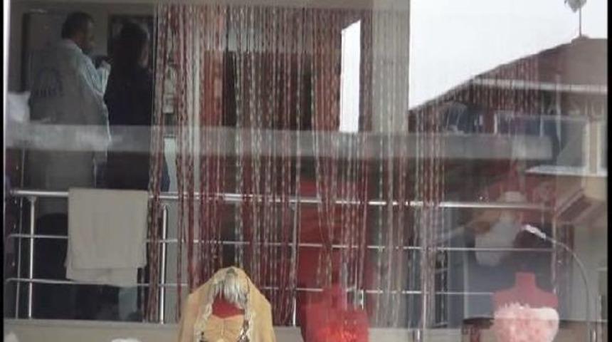 - &Ccedil;ekmek&ouml;y'de Eski Koca Dehşeti: 2 &Ouml;l&uuml;...